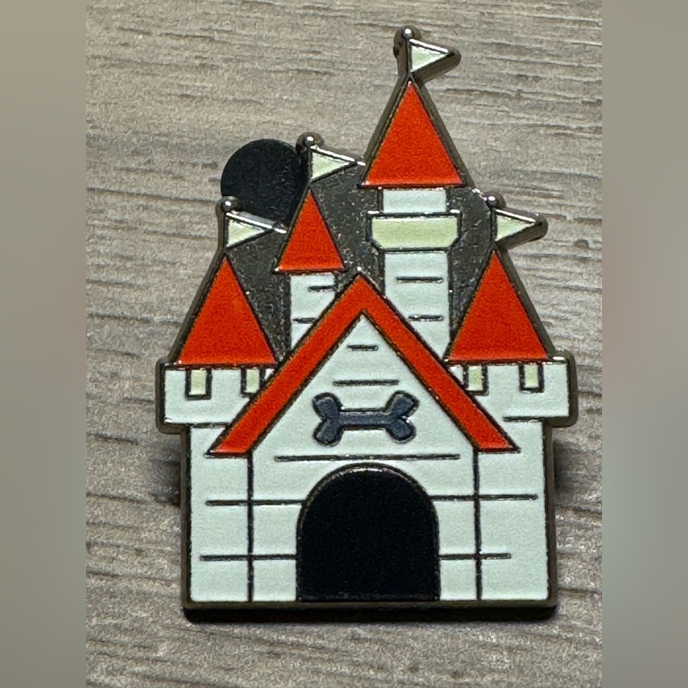 5/$25 Disney Cats and Dogs Dog House Castle Pin